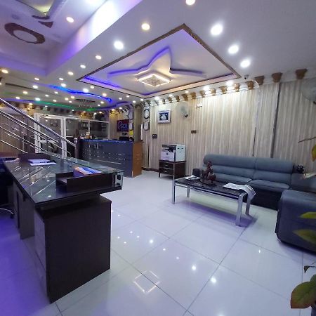 Global City Hotel Maligawatta Exteriör bild