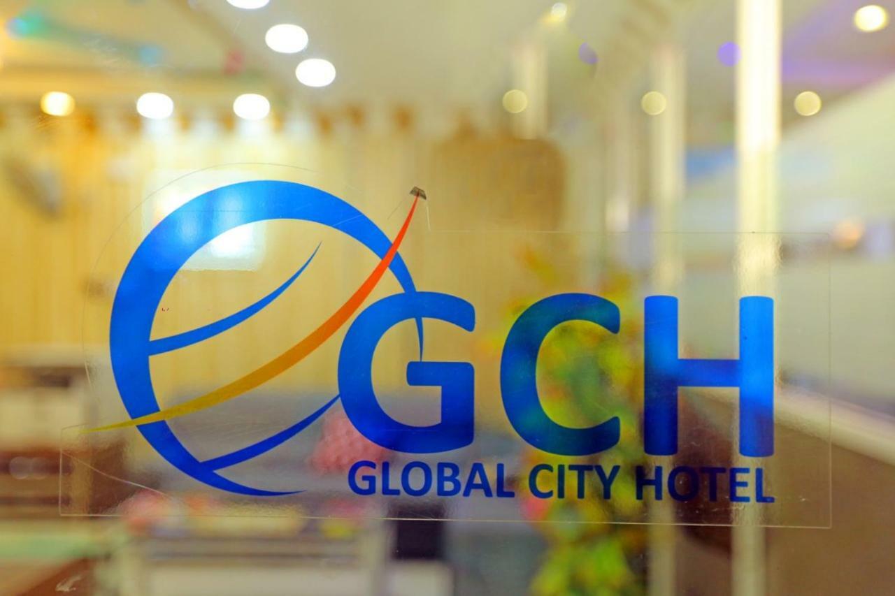 Global City Hotel Maligawatta Exteriör bild