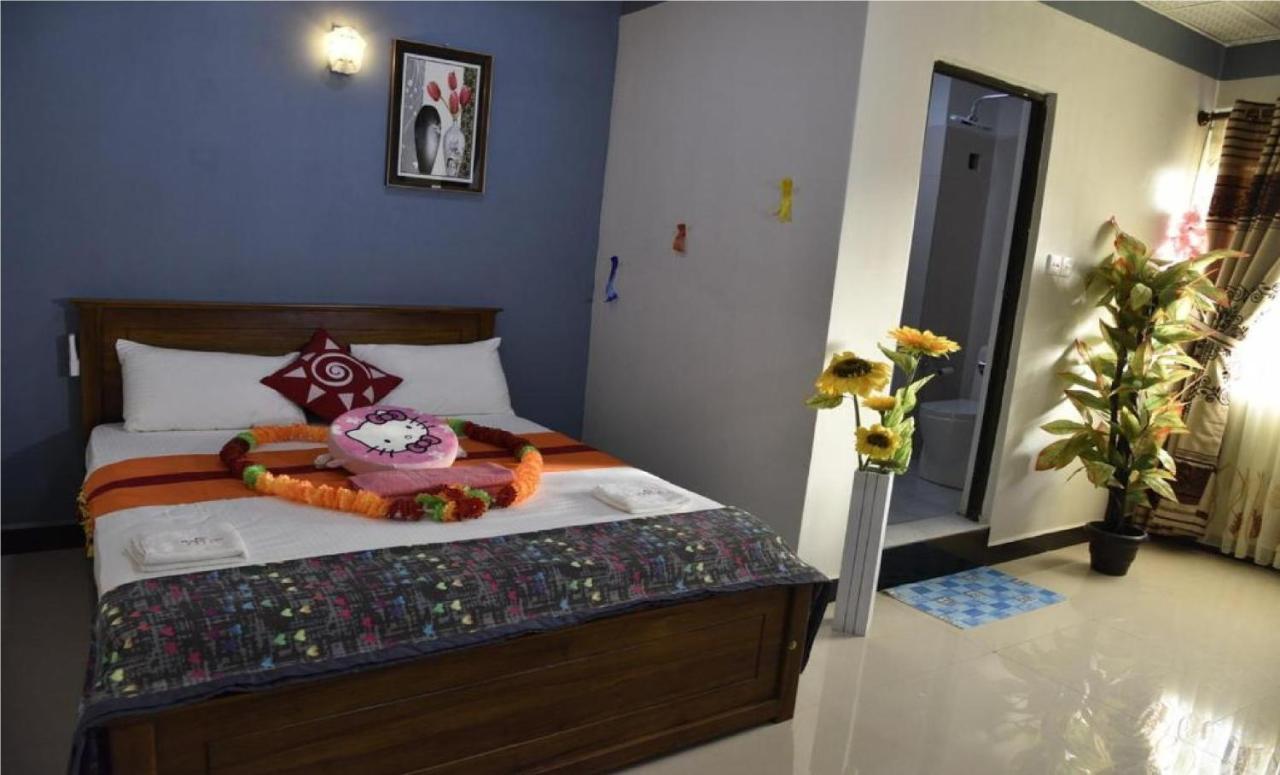 Global City Hotel Maligawatta Exteriör bild